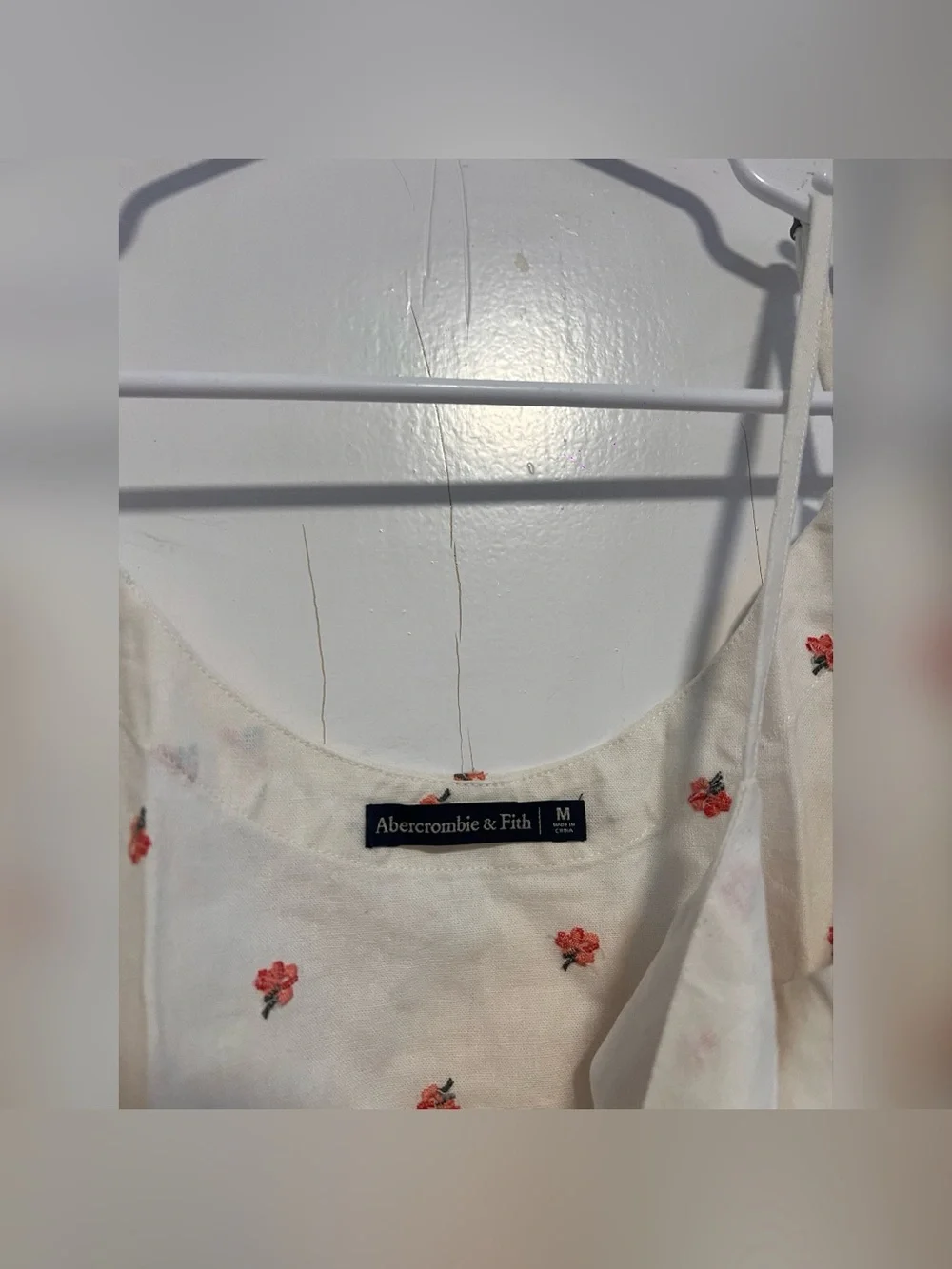 Abercrombie & Fitch Button Down Linen Sleeveless Crop Top Flower Detail Size M